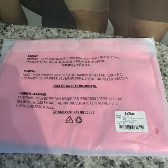 Vintage Cropped Raglan T-Shirt in Bubblegum Pink | Size XS 💕 - Picture 10 of 10